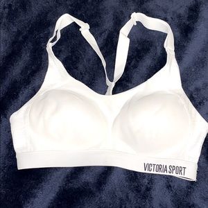 Victoria Sport Lightweight Sports Bra